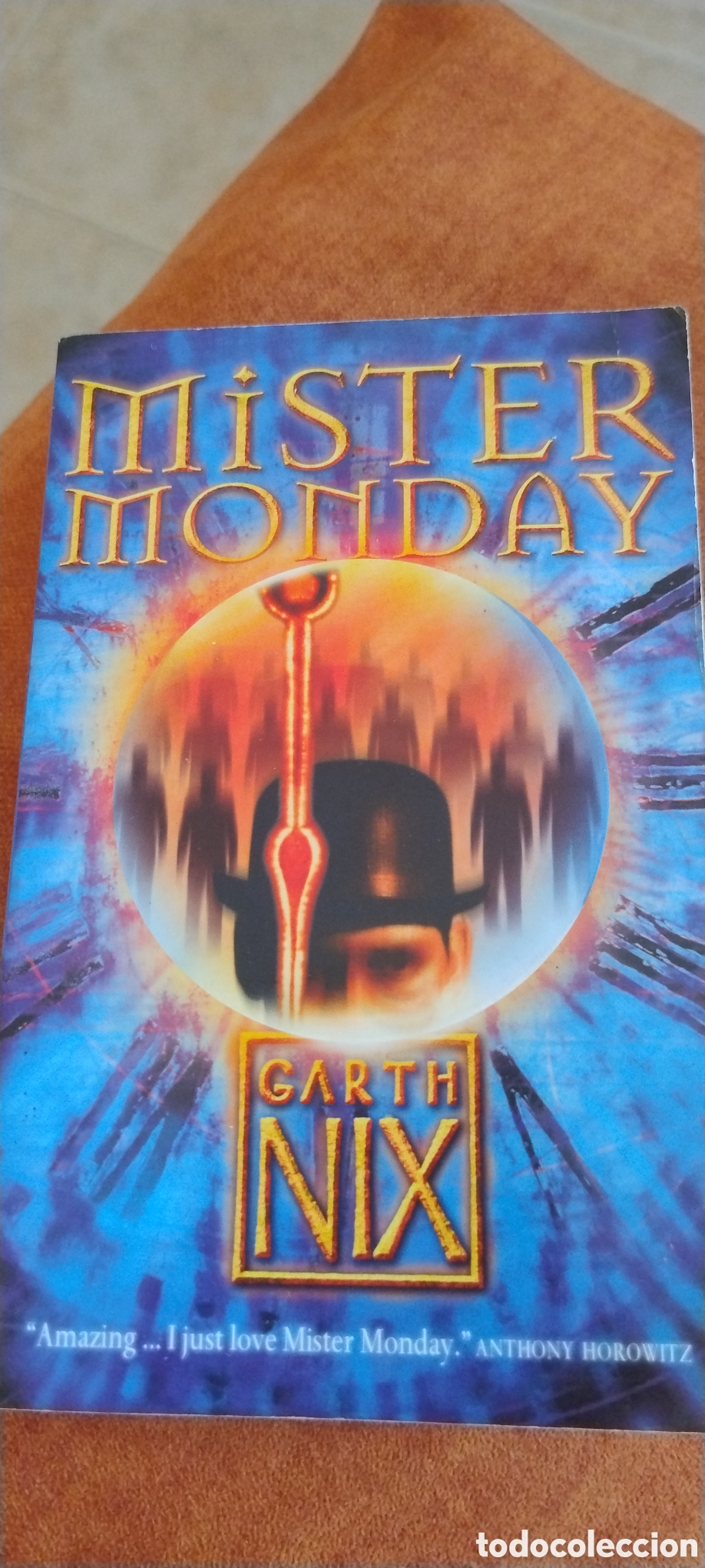 Libros de segunda mano: Mister monday garth nix. Admito ofertas - Foto 1