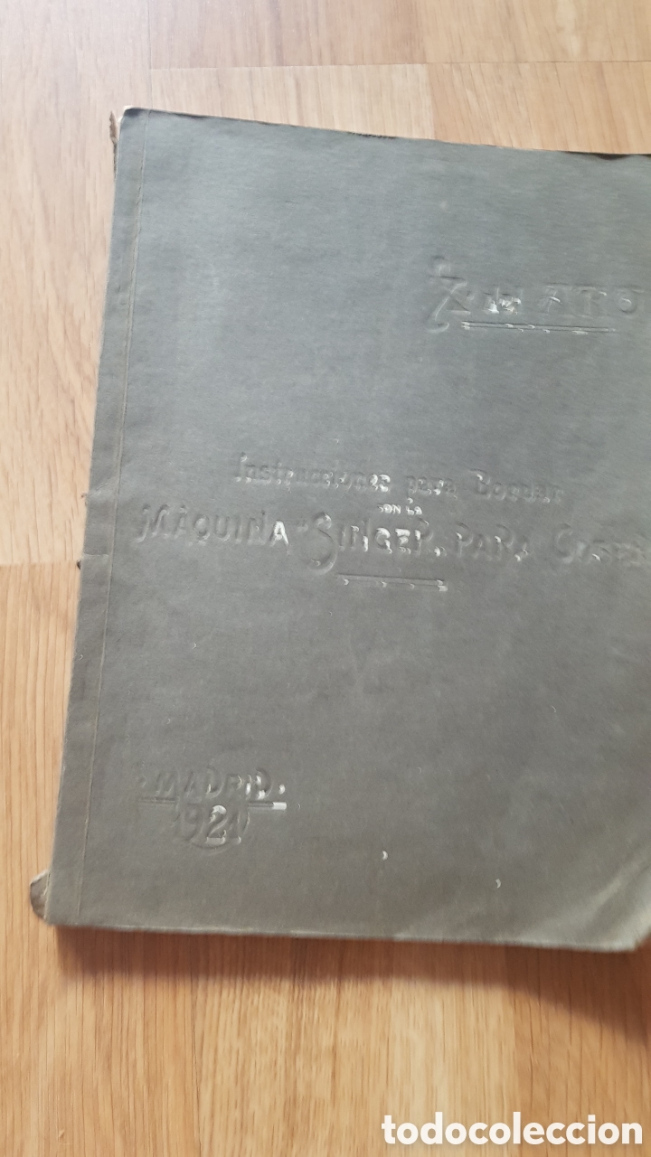 Libros de segunda mano: Instrucciones para bordar con la m&aacute;quina singer. Manual de instrucciones