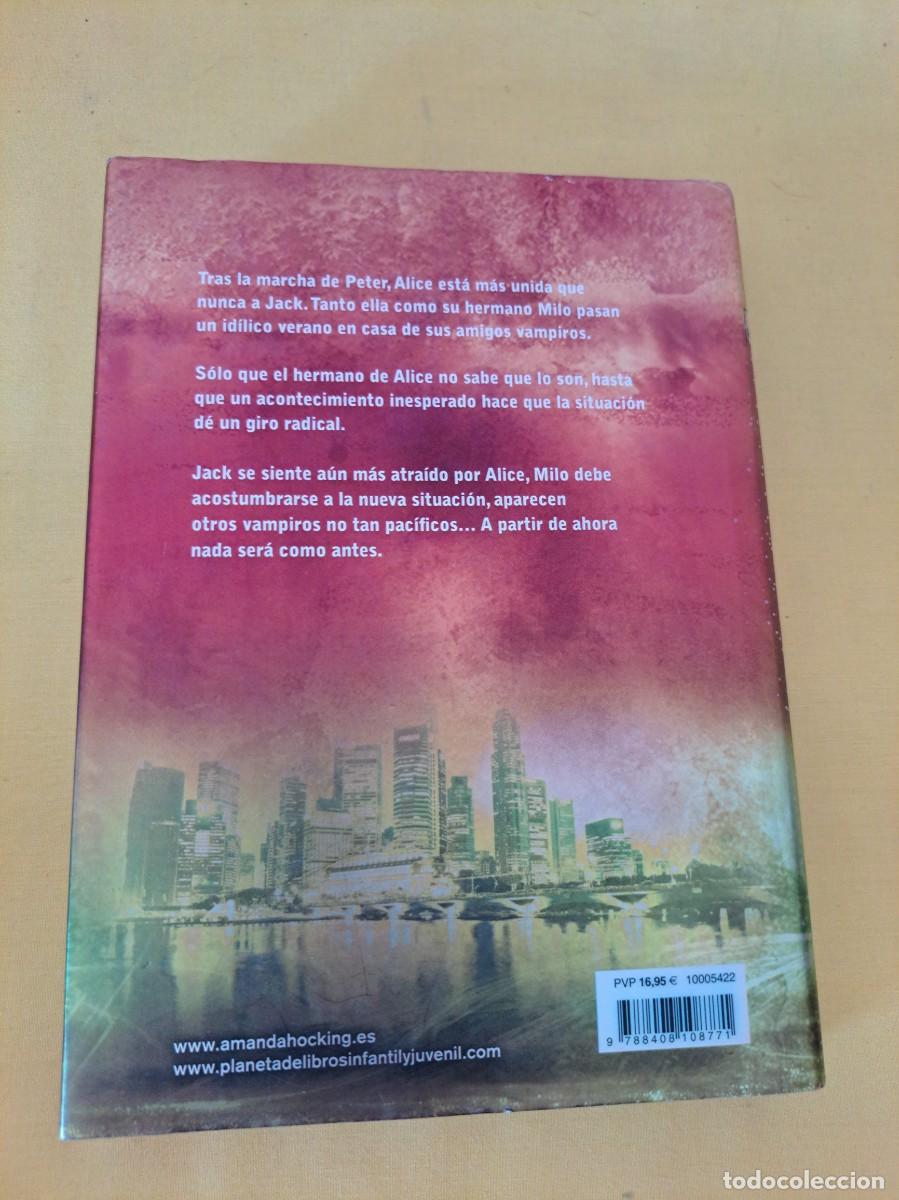 Libros de segunda mano: AMANDA HOCKING - HADO (LAZOS DE SANGRE 2) - EDICIONES DESTINO 2012 - Foto 3