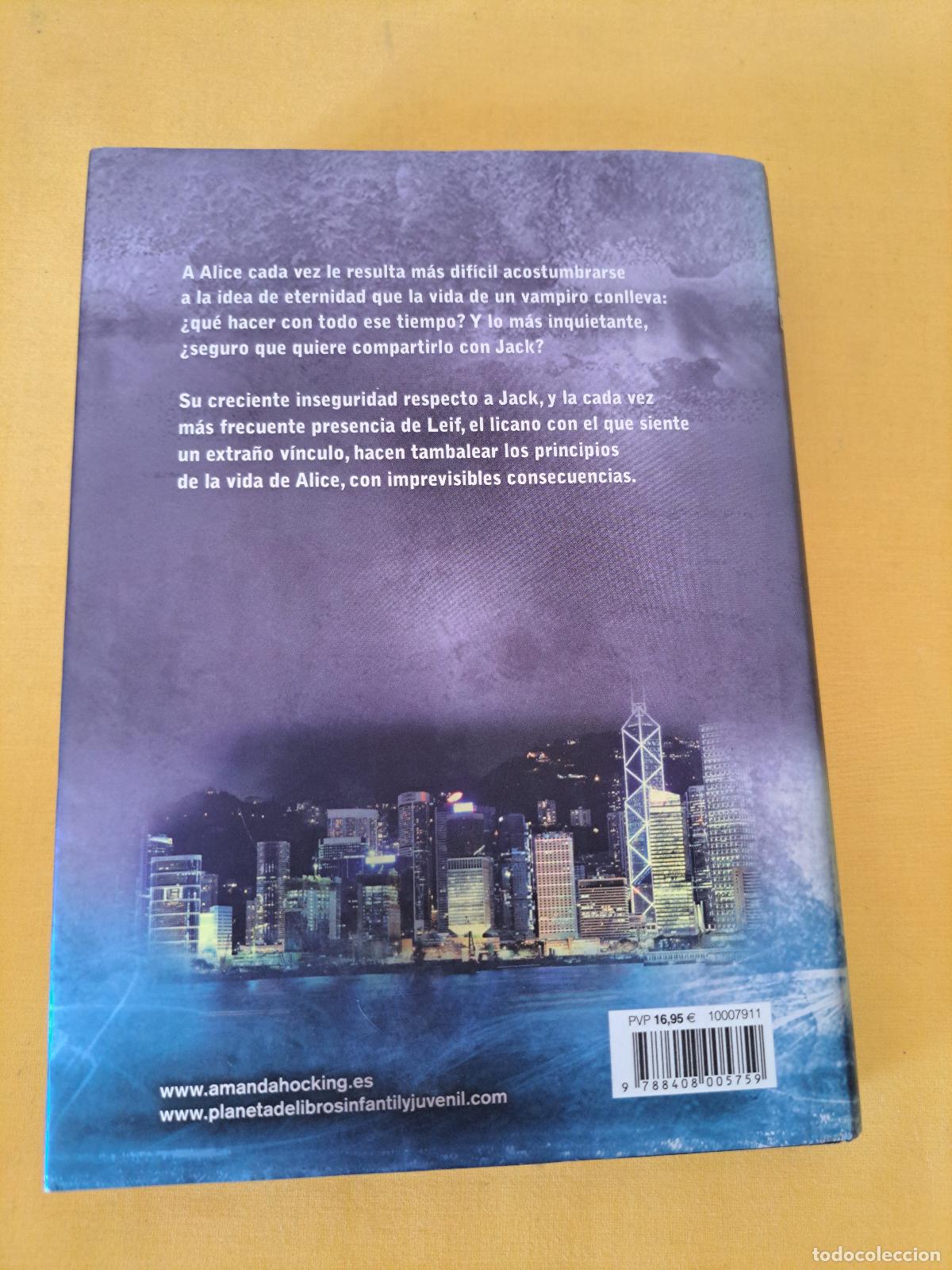 Libros de segunda mano: AMANDA HOCKING - DESIGNIO (LAZOS DE SANGRE 4) - EDICIONES DESTINO 2012 - Foto 3
