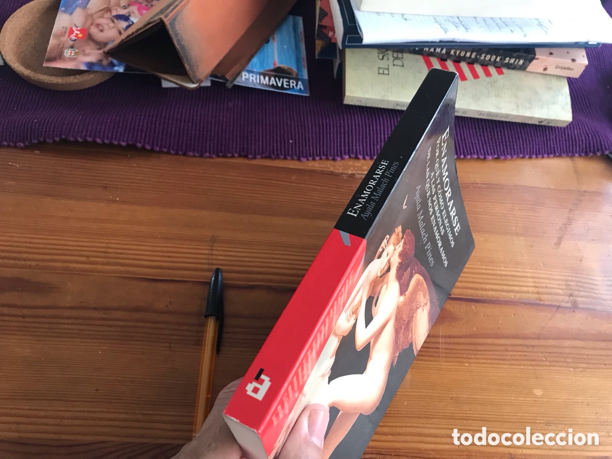 Libros de segunda mano: Enamorarse. Ayala Malach Pines. Acento - Foto 2