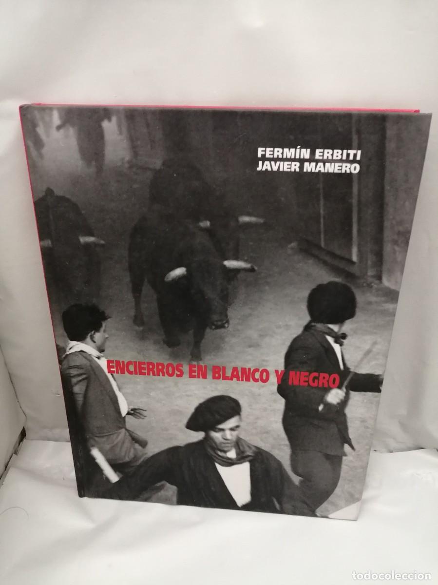 Libros de segunda mano: Encierros en blanco y negro (Primera edici&oacute;n, tapa dura) - Foto 1