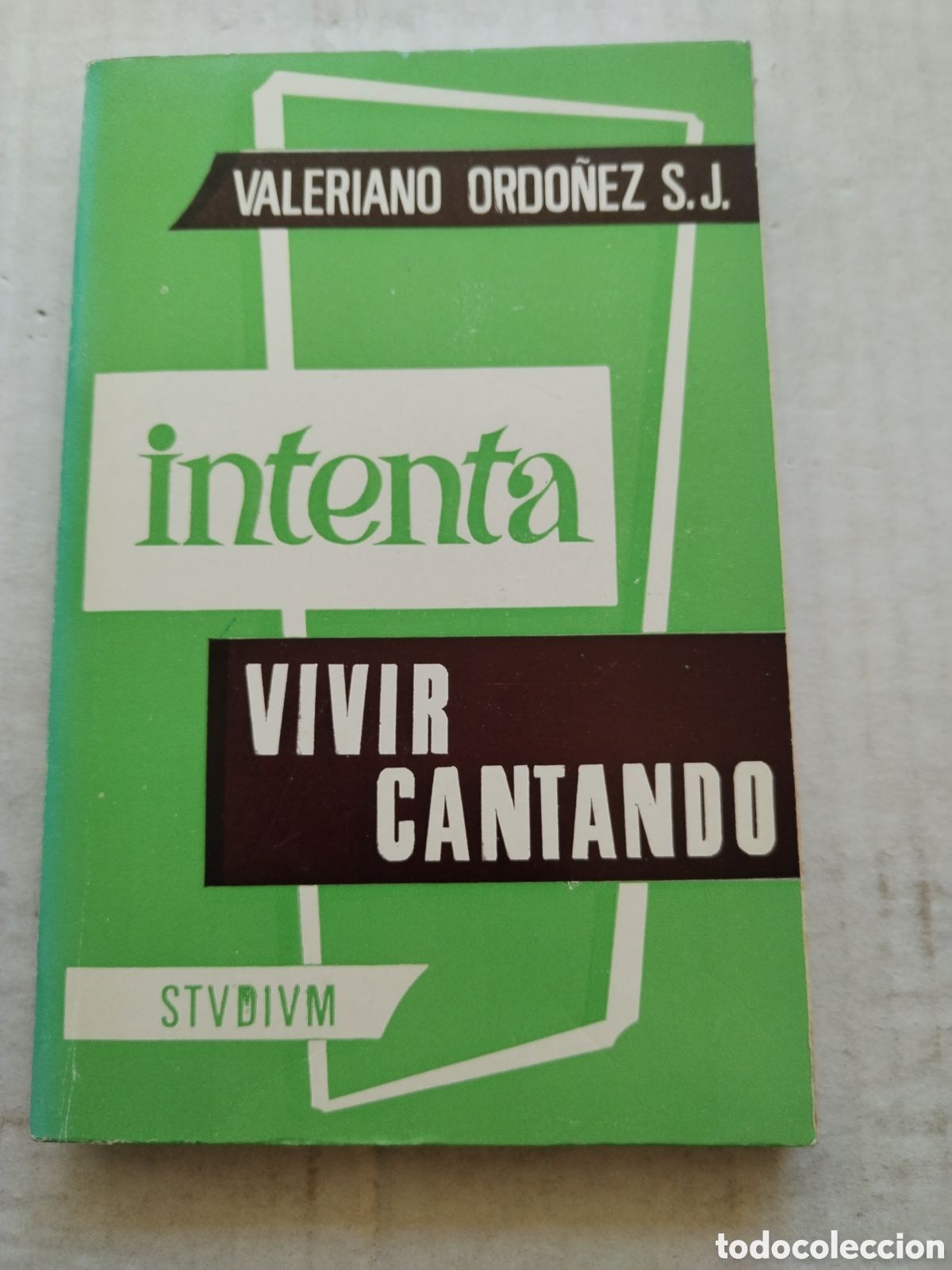 Libros de segunda mano: INTENTA VIVIR CANTANDO/VALERIANO ORDO&Ntilde;EZ - Foto 1
