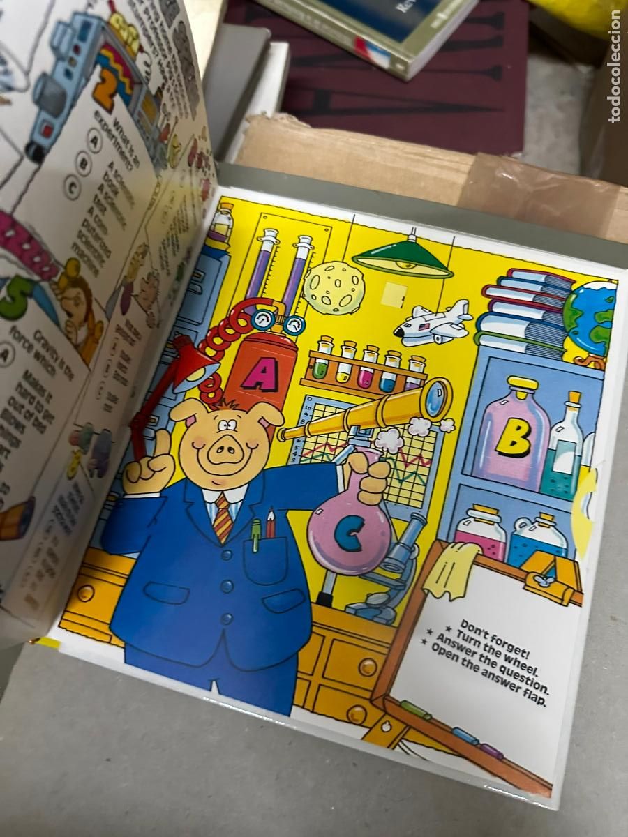 Libros de segunda mano: Professor Pigs Crazy Quiz. Libro popup en ingl&eacute;s - Foto 2