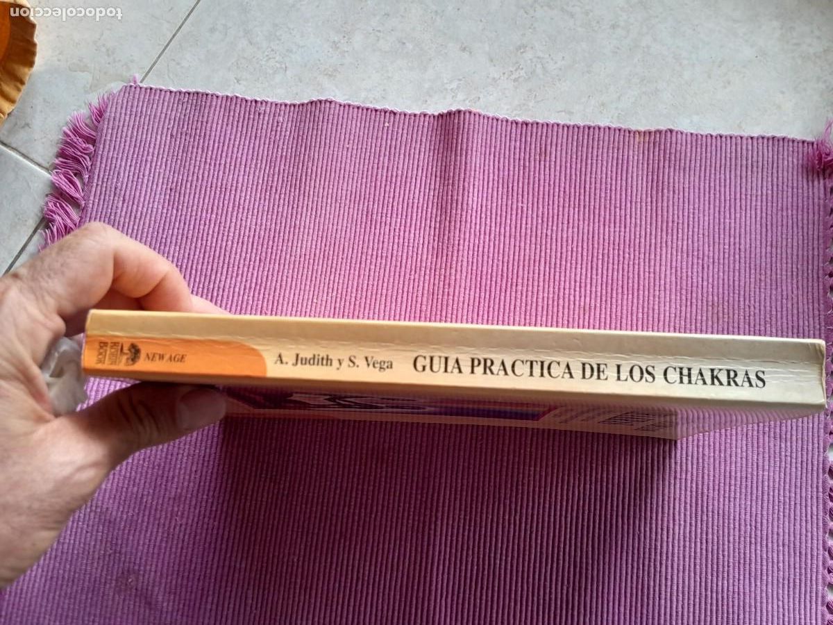 Libros de segunda mano: GUIA PRACTICA DE LOS CHAKRAS. ANODEA JUDITH Y SELENE VEGA, ROBIN BOOK 1995. - Foto 2