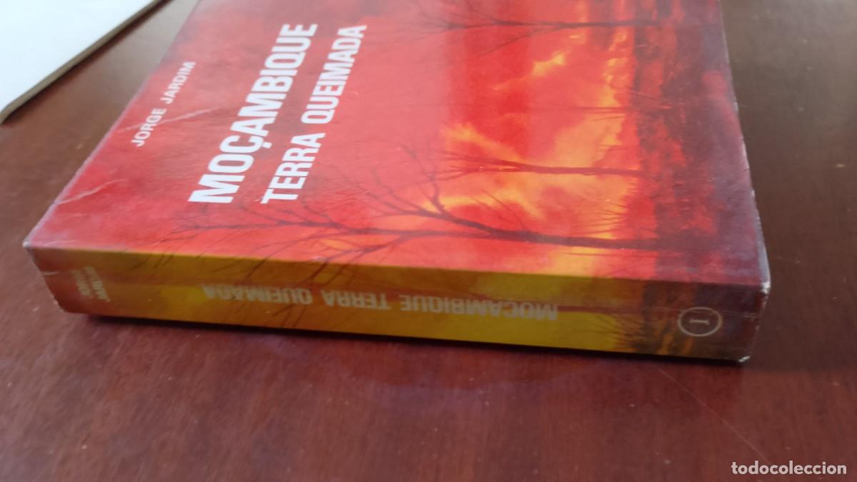 Libros de segunda mano: Mo&ccedil;ambique Terra Queimada 1976 Jorge Jardim - Foto 2