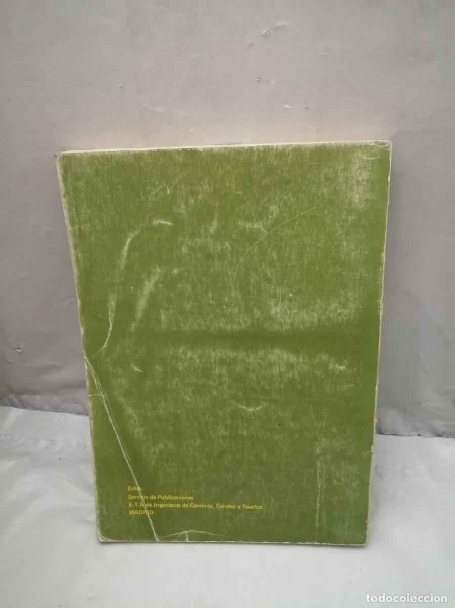 Libros de segunda mano: C&aacute;lculo matricial de estructuras y placas - Foto 2