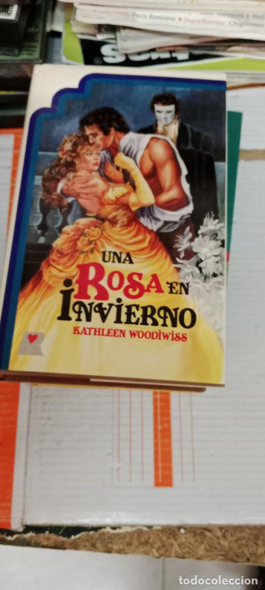 Libros de segunda mano: CU-03 LIBRO UNA ROSA EN INVIERNO / KATHLEEN WOODIWISS - Foto 1