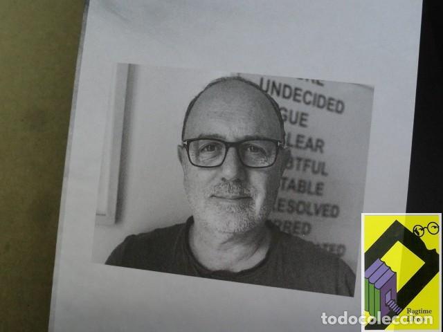Libros de segunda mano: TORRES, David G.: El ojo espejo. La autor&iacute;a:del collage al comisariado de exposiciones - Foto 2