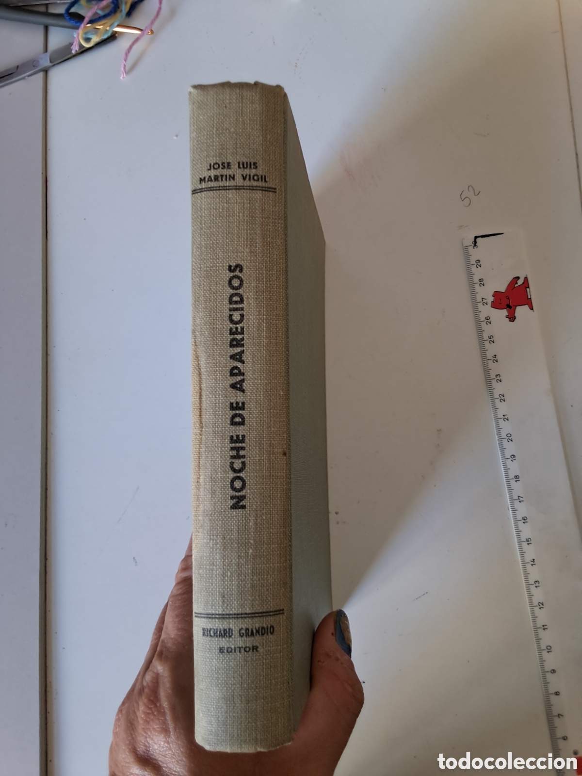 Libros de segunda mano: NOCHE DE APARECIDOS. Mart&iacute;n Vigil. - Foto 2
