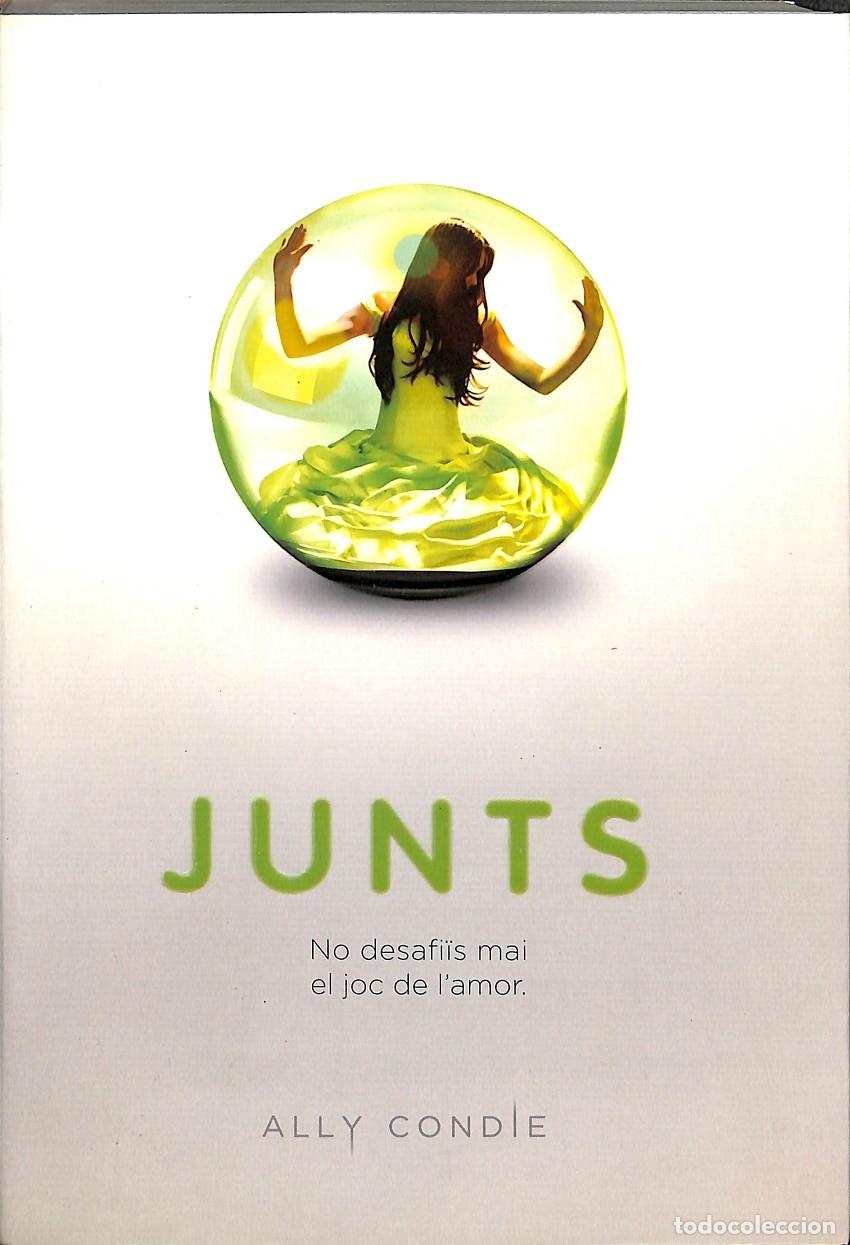 Libros de segunda mano: JUNTS - Condie, Ally - La Galera - 2011 - Lluna Roja 9 - Foto 1