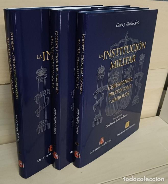 Gebrauchte B&uuml;cher: LA INSTITUCI&Oacute;N MILITAR: PROTOCOLO Y S&Iacute;MBOLOS - CARLOS J. MEDINA &Aacute;VILA - Ollero y Ramos Editores - 20