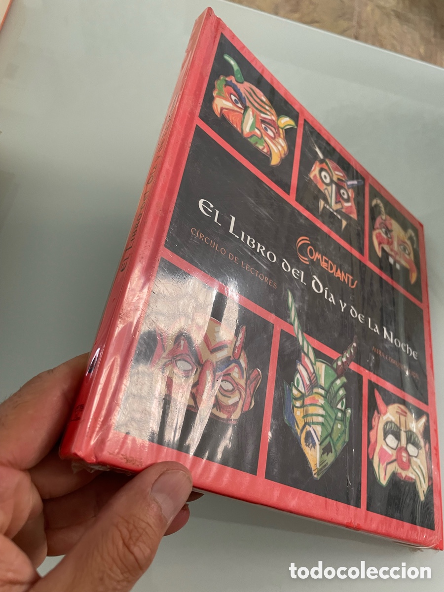 Libros de segunda mano: El libro del d&iacute;a y de la noche. Comediants (precintado). C&iacute;rculo de lectores, Aura comunicaci&oacute;n. - Foto 2