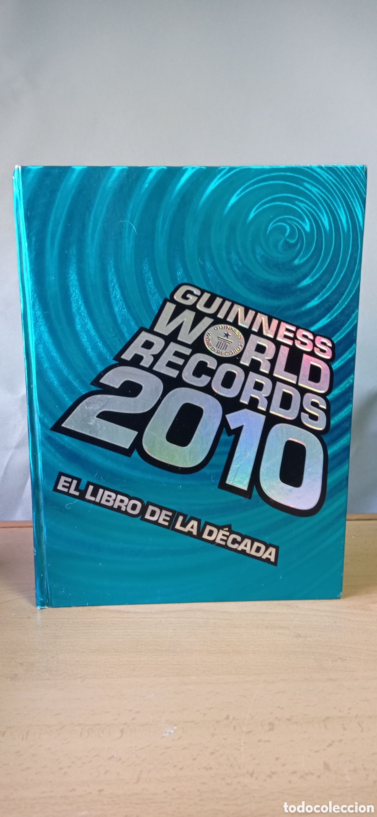 Libros de segunda mano: GUINNESS WORLD / RECORDS - 2010 / EL LIBRO DE LA DECADA - Foto 1