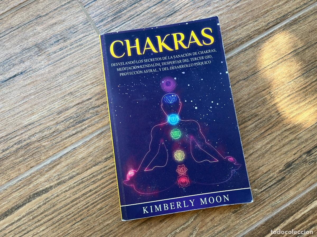 Libros de segunda mano: Chakras - Kimberly Moon - Foto 1