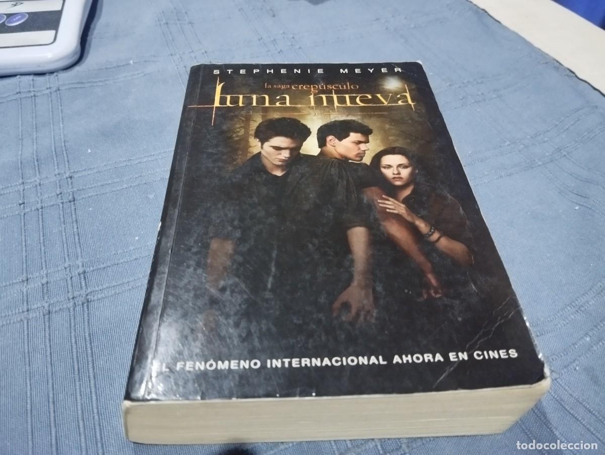 Libros de segunda mano: LUNA NUEVA STEPHENIE MEYER 1&ordf; ED. 2009 - Foto 1