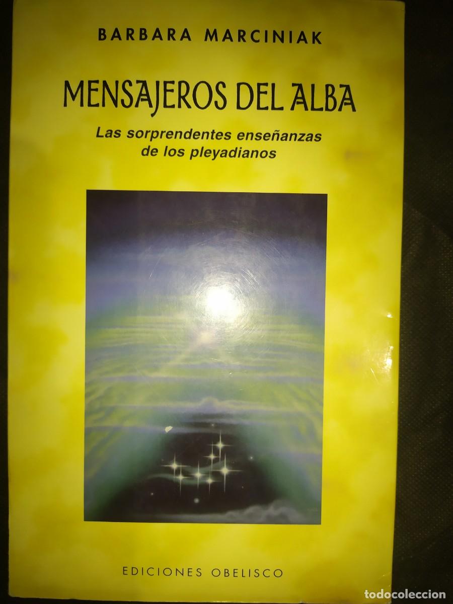 Libros de segunda mano: MENSAJEROS DEL ALBA - BARBARA MARCINIAK - Foto 1