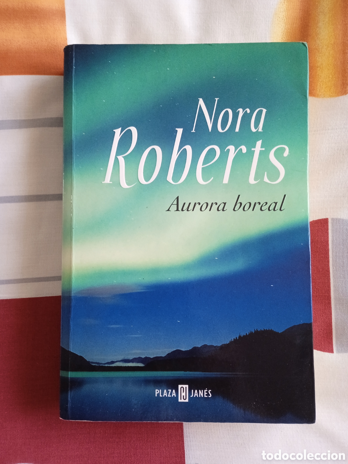 Libros de segunda mano: Lote libros . Nora Roberts. Aurora boreal y Turno de noche. - Foto 3