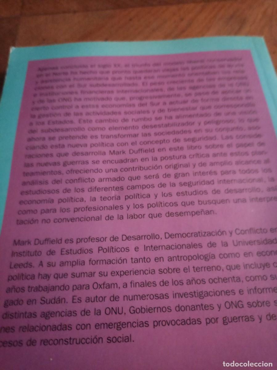 Libros de segunda mano: Las nuevas guerras en el mundo global. Duffield, Mark. - Foto 4