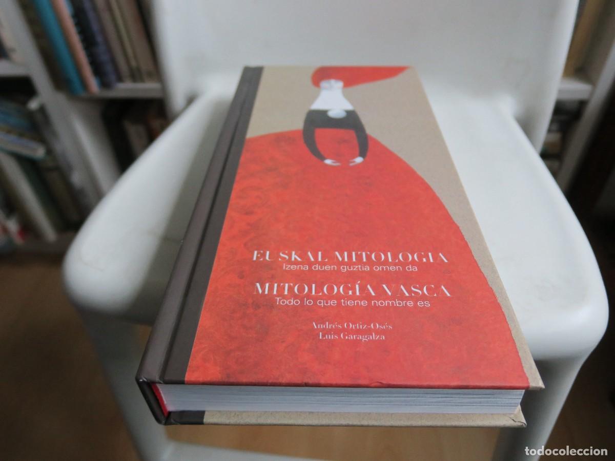 Libros de segunda mano: Euskal mitologia, Mitolog&iacute;a vasca - Andr&eacute;s Ortiz-Os&eacute;s, Luis Garagalza
