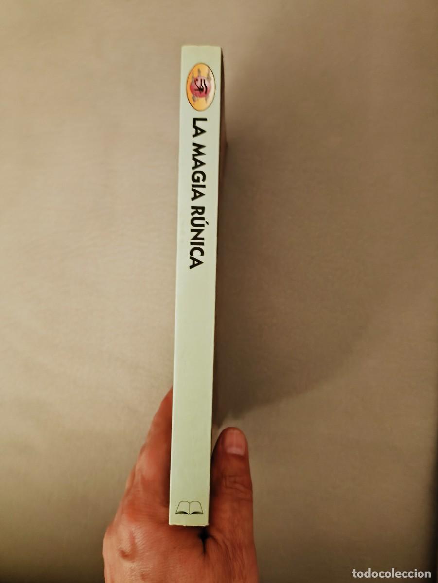 Libros de segunda mano: LA MAGIA RUNICA ( MARY MOOR ) - Foto 3