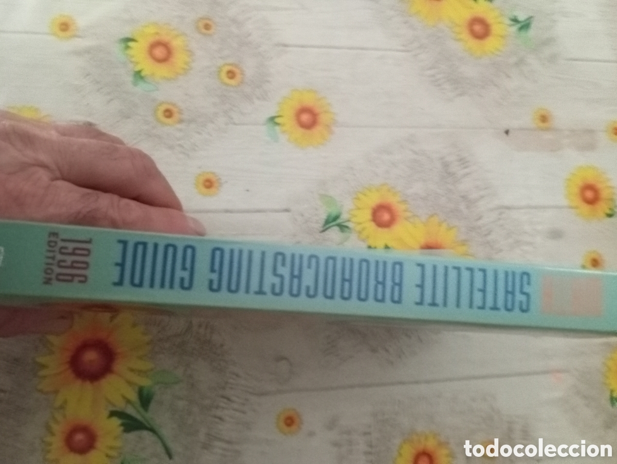 Libros de segunda mano: GU&Iacute;A SAT&Eacute;LITE 1996 EN INGLES - Foto 2