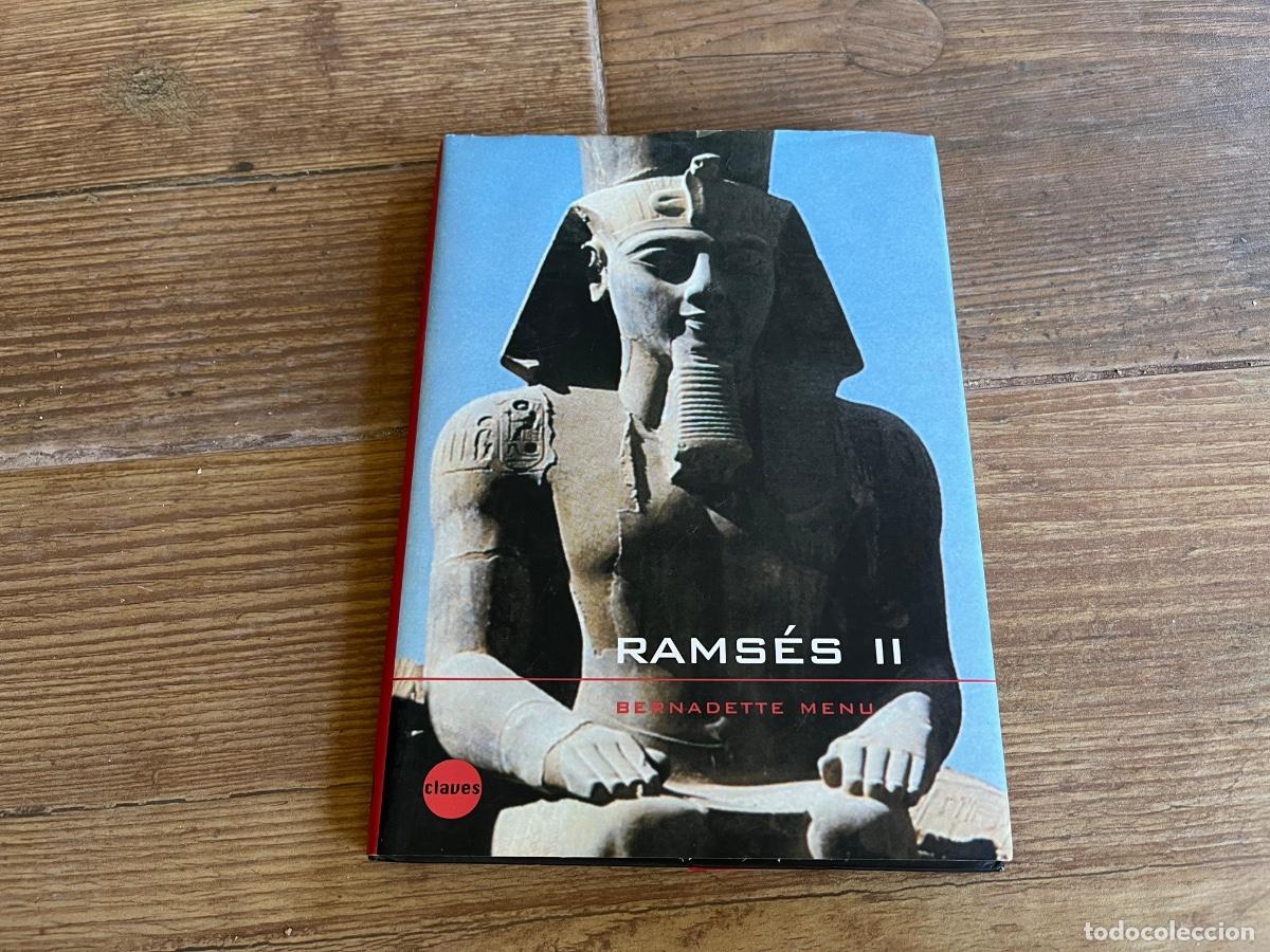 Libros de segunda mano: RAMSES II. BERNADETTE MENU - Foto 1