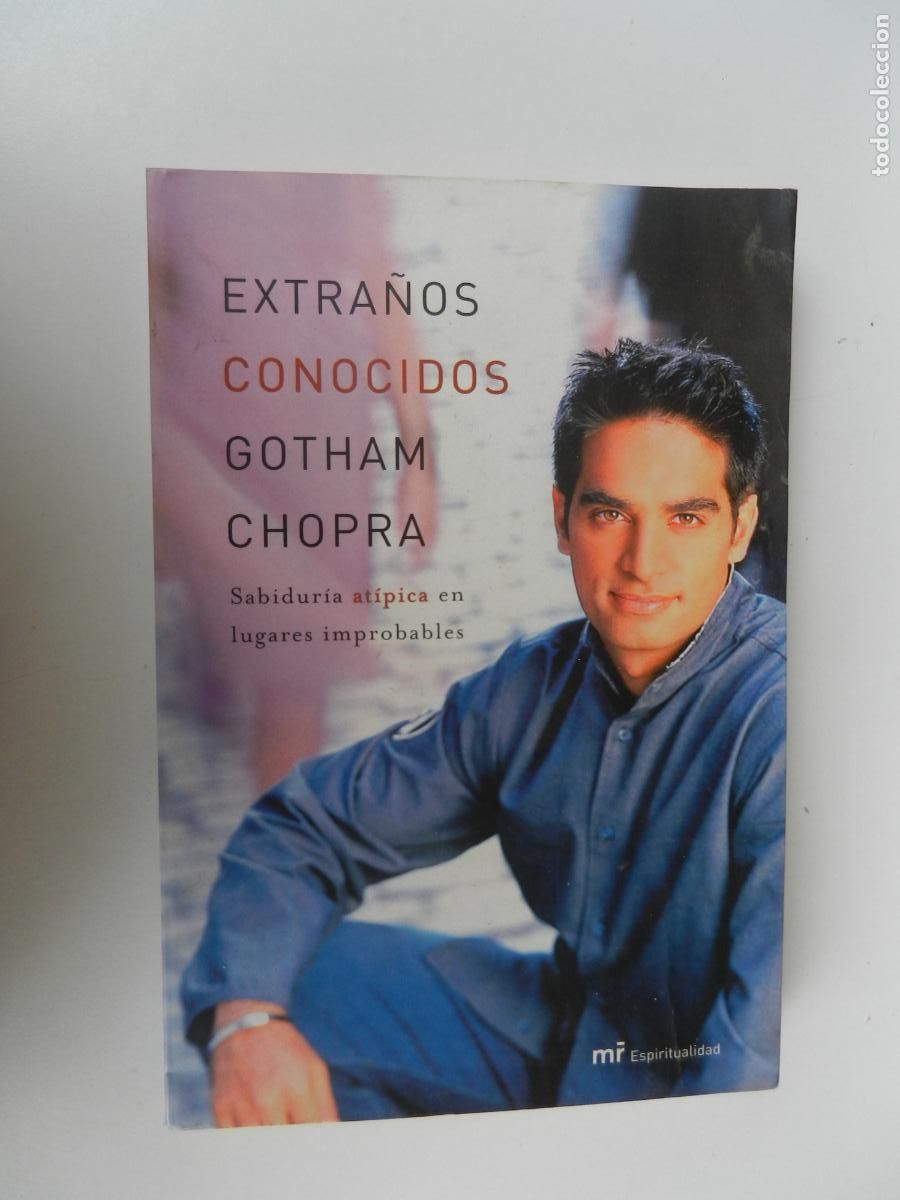 Libros de segunda mano: EXTRA&Ntilde;OS CONOCIDOS - GOTHAM GOPRA - EDICIONES MART&Iacute;NEZ ROCA PRIMERA EDICI&Oacute;N 2004. - Foto 1