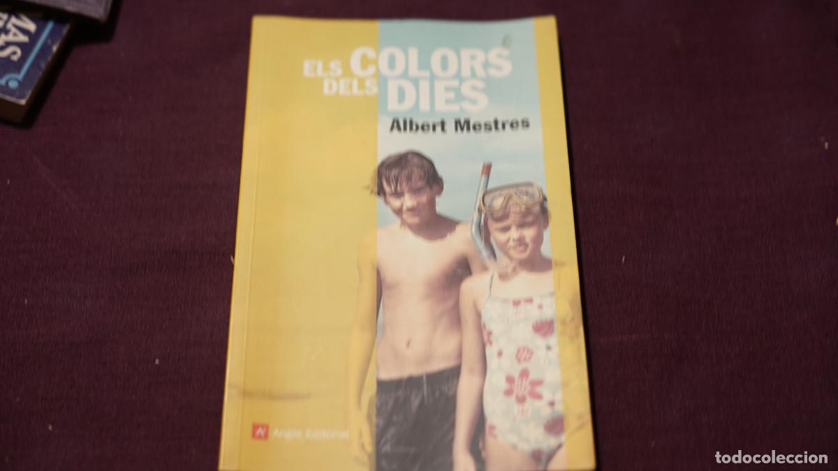 Libros de segunda mano: Albert Mestres - El color dels dies - Angle 2012 - Foto 1