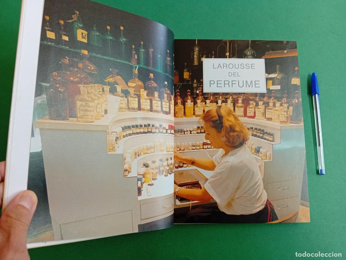 Libros de segunda mano: Antiguo libro Larousse del Perfume. Barcelona 2000. Perfumer&iacute;a. - Foto 2