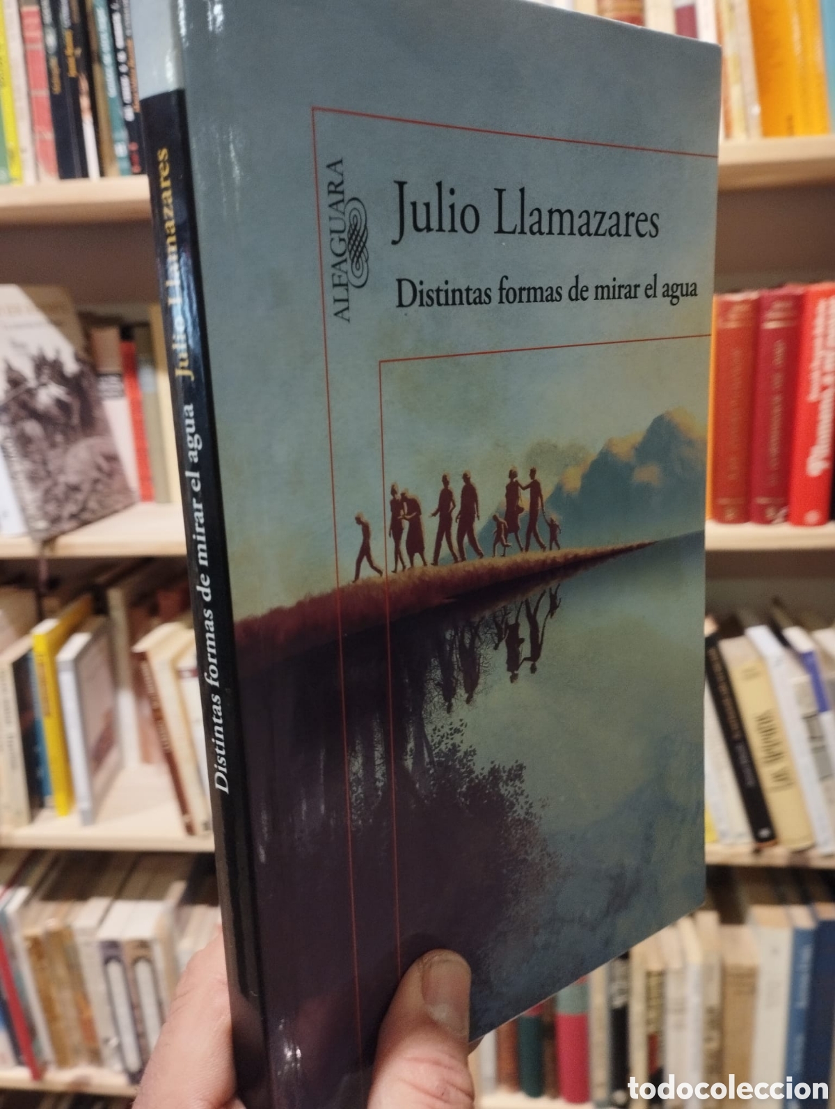Libros de segunda mano: Distintas formas de mirar el agua - Julio Llamazares - Foto 1