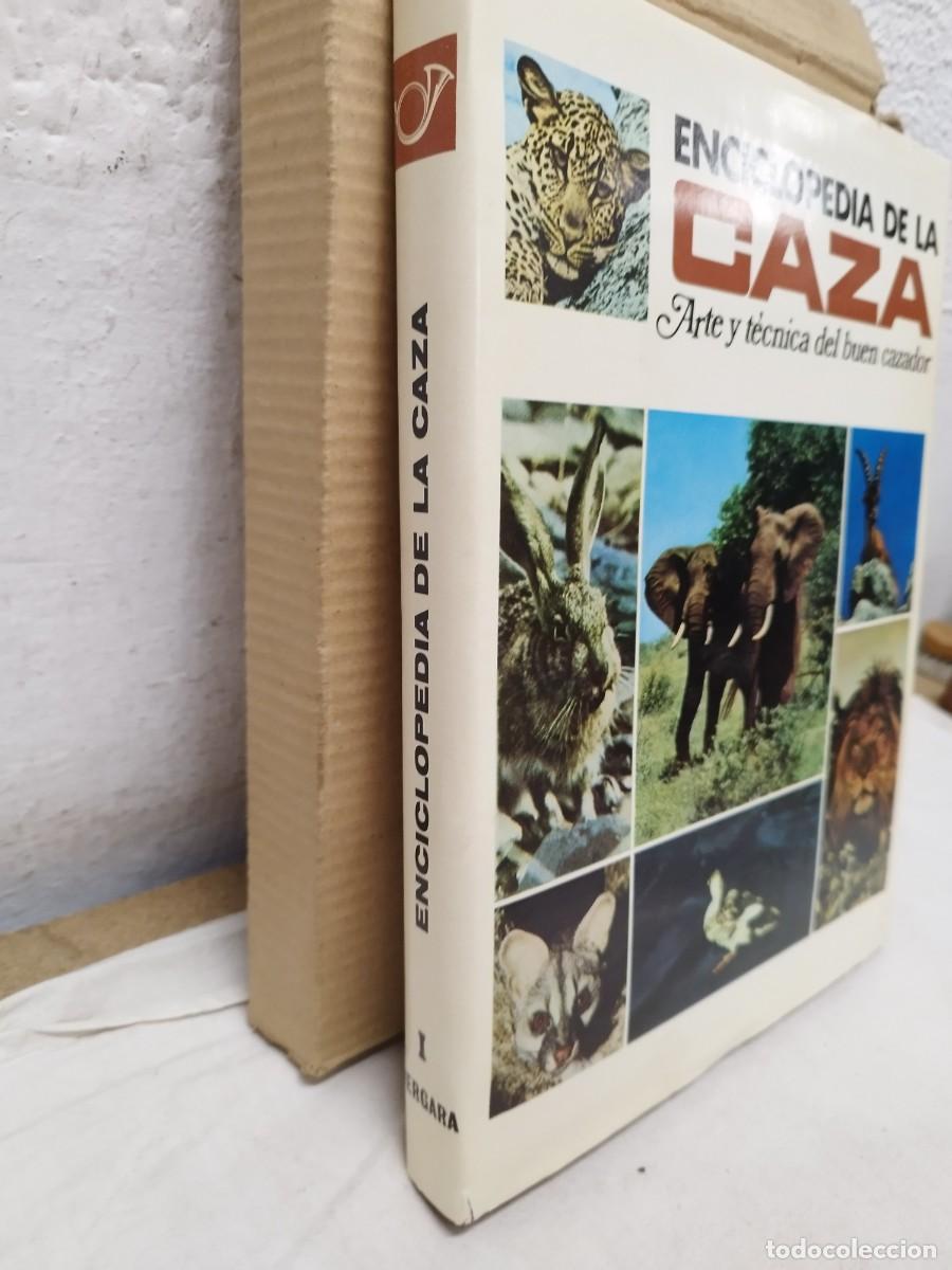 Libros de segunda mano: Antiguo gran libro, enciclopedia de la caza. - Foto 2