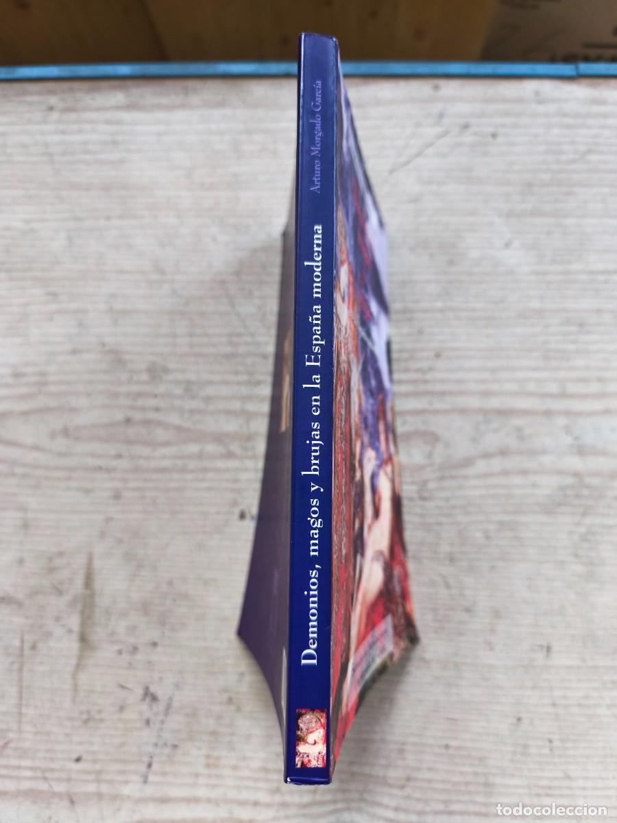 Libros de segunda mano: Demonios, Magos Y Brujas En La Espa&ntilde;a Moderna - 1999 - UCA - Foto 2