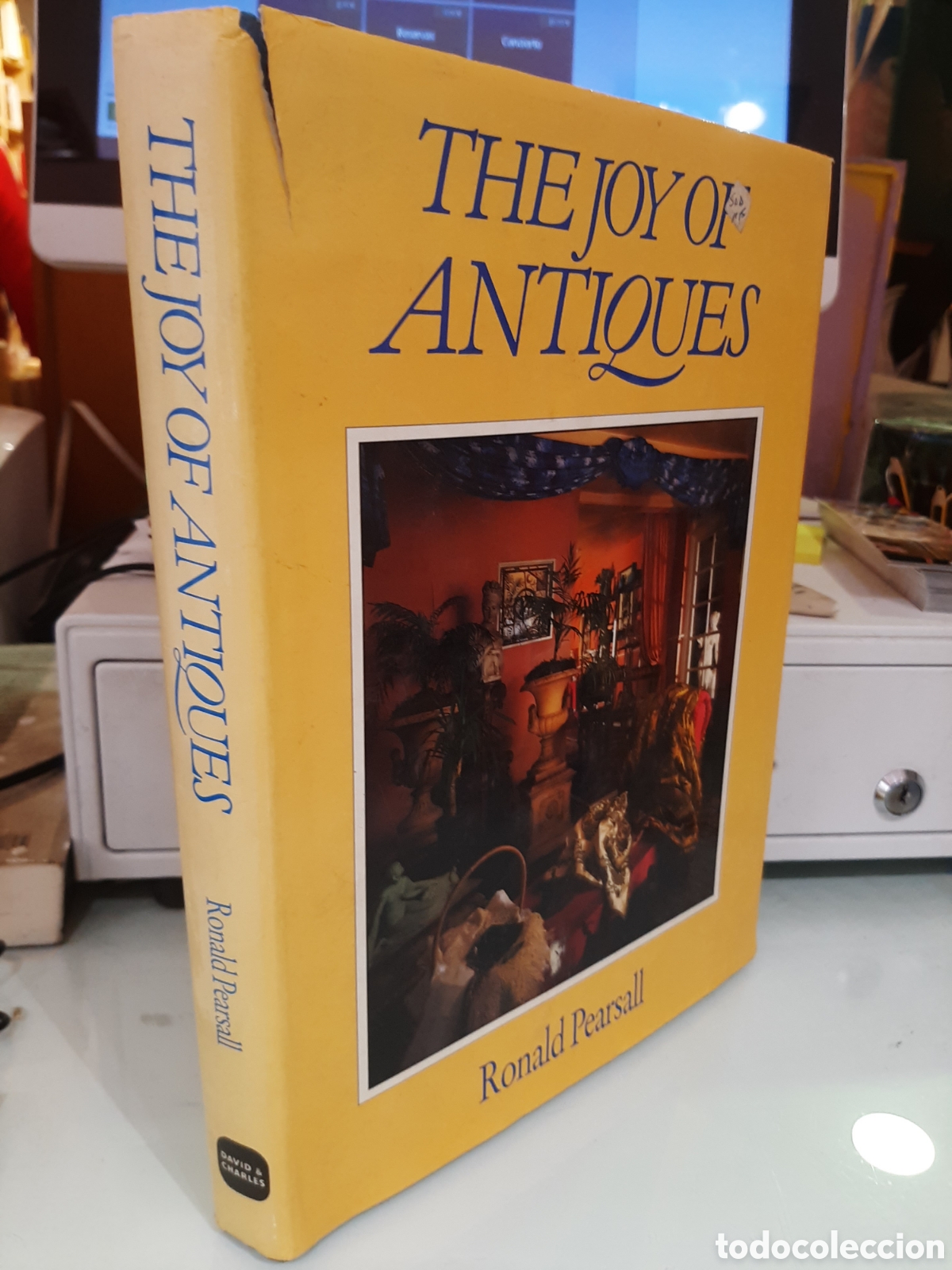 Second hand books: The Joy of Antiques - Ronald Pearsall