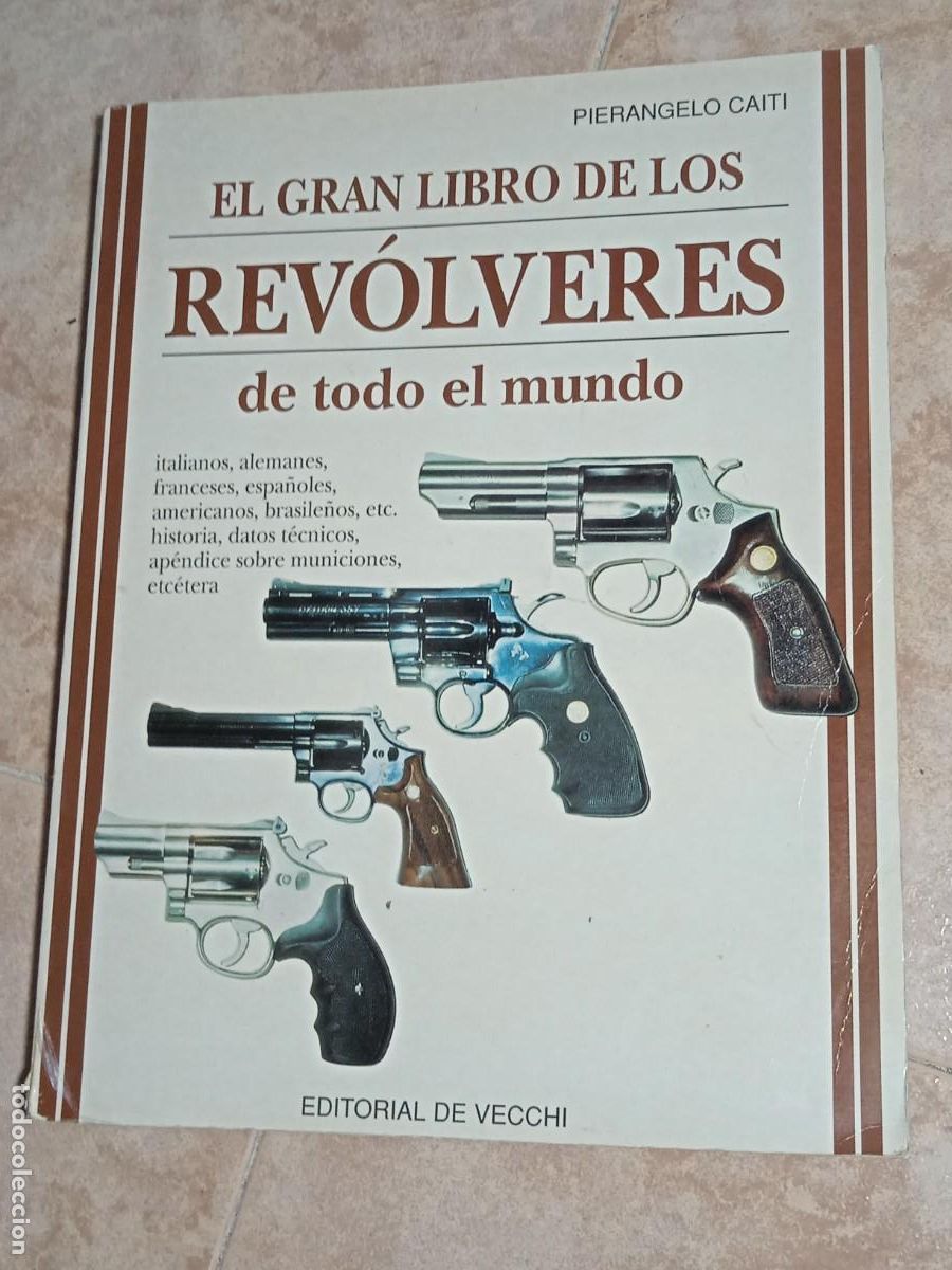 Libros de segunda mano: Gran libro de los Revolveres de todo el mundo| Vecchi | 1995 - Foto 1