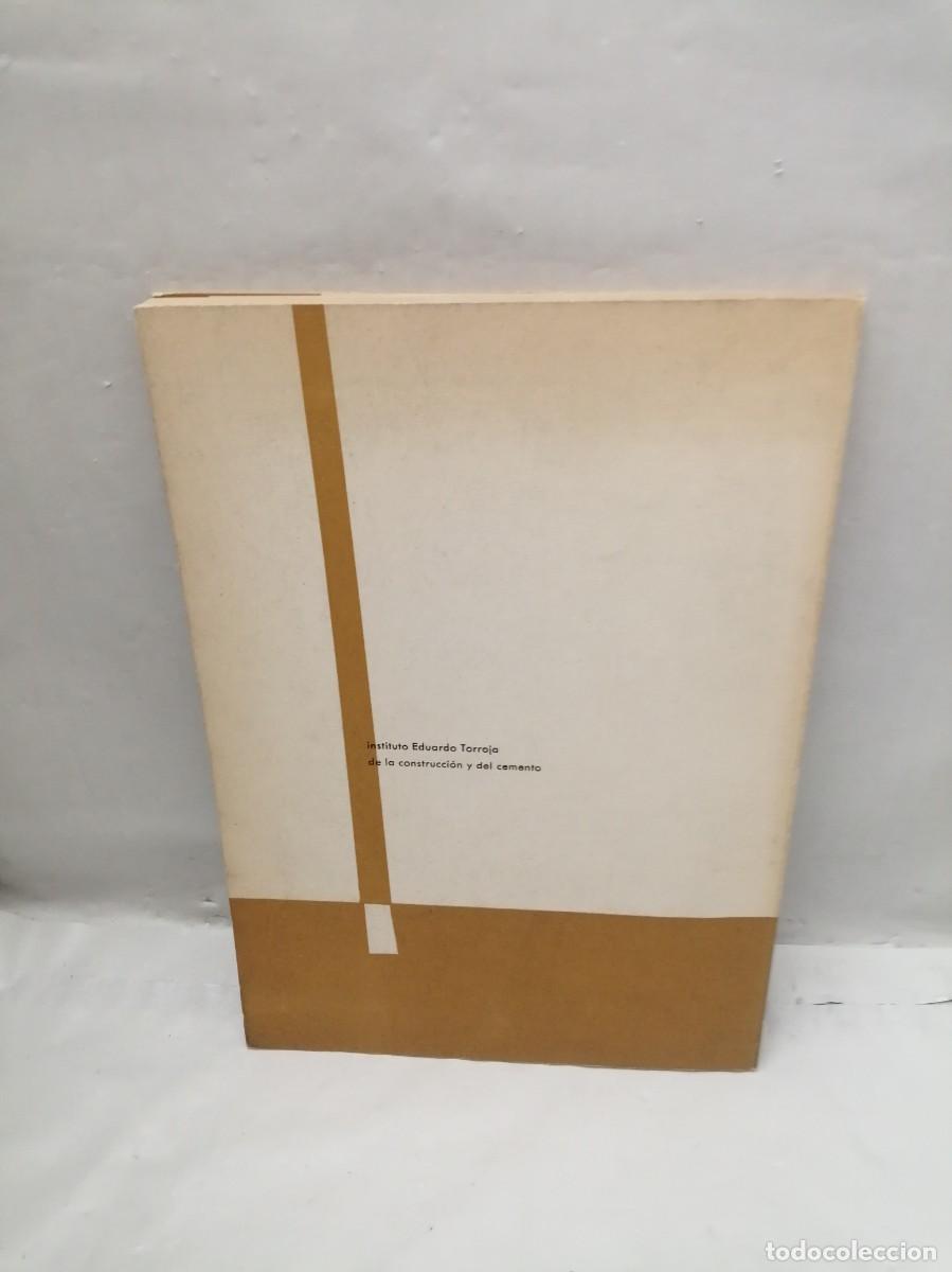 Libros de segunda mano: EL TERRENO: Toma de datos para la redacci&oacute;n del proyecto y ejecuci&oacute;n de las obras - Foto 2