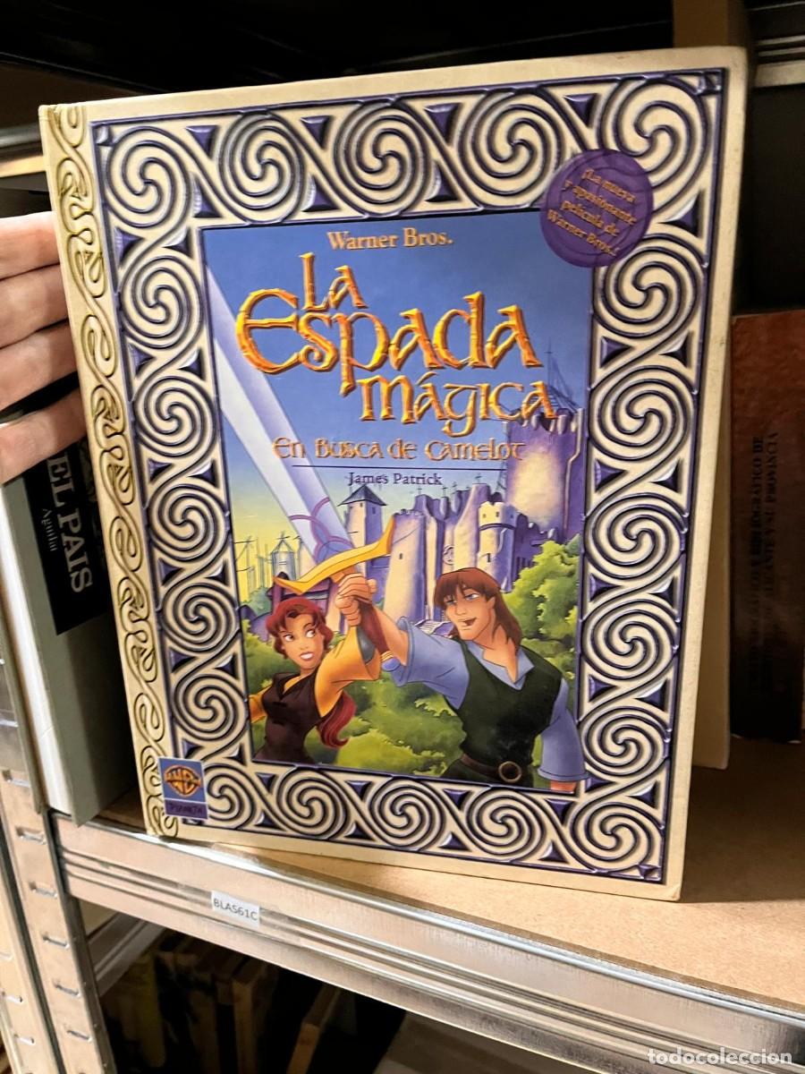 Libros de segunda mano: BLAS61C Warner Bros. ESpAdA M&aacute;gica en Busca de Camelor James Patrick - Foto 1