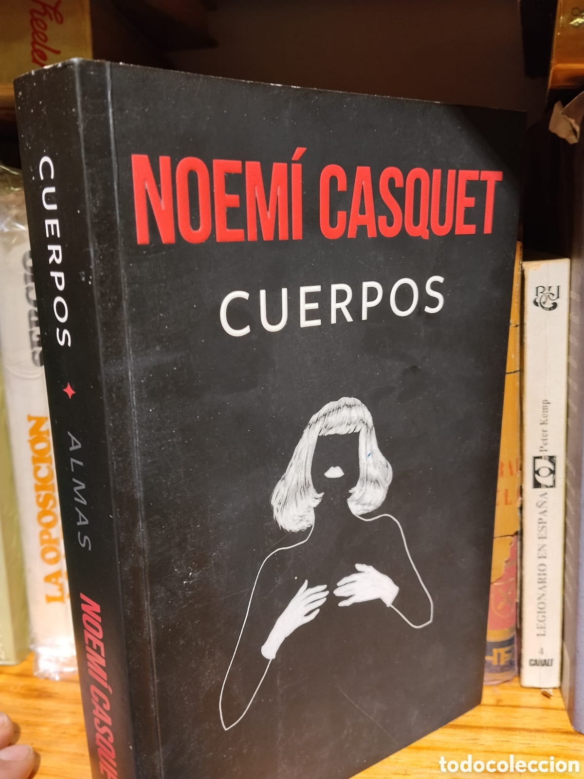Libros de segunda mano: Cuerpos - Noem&iacute; Casquet - Foto 1