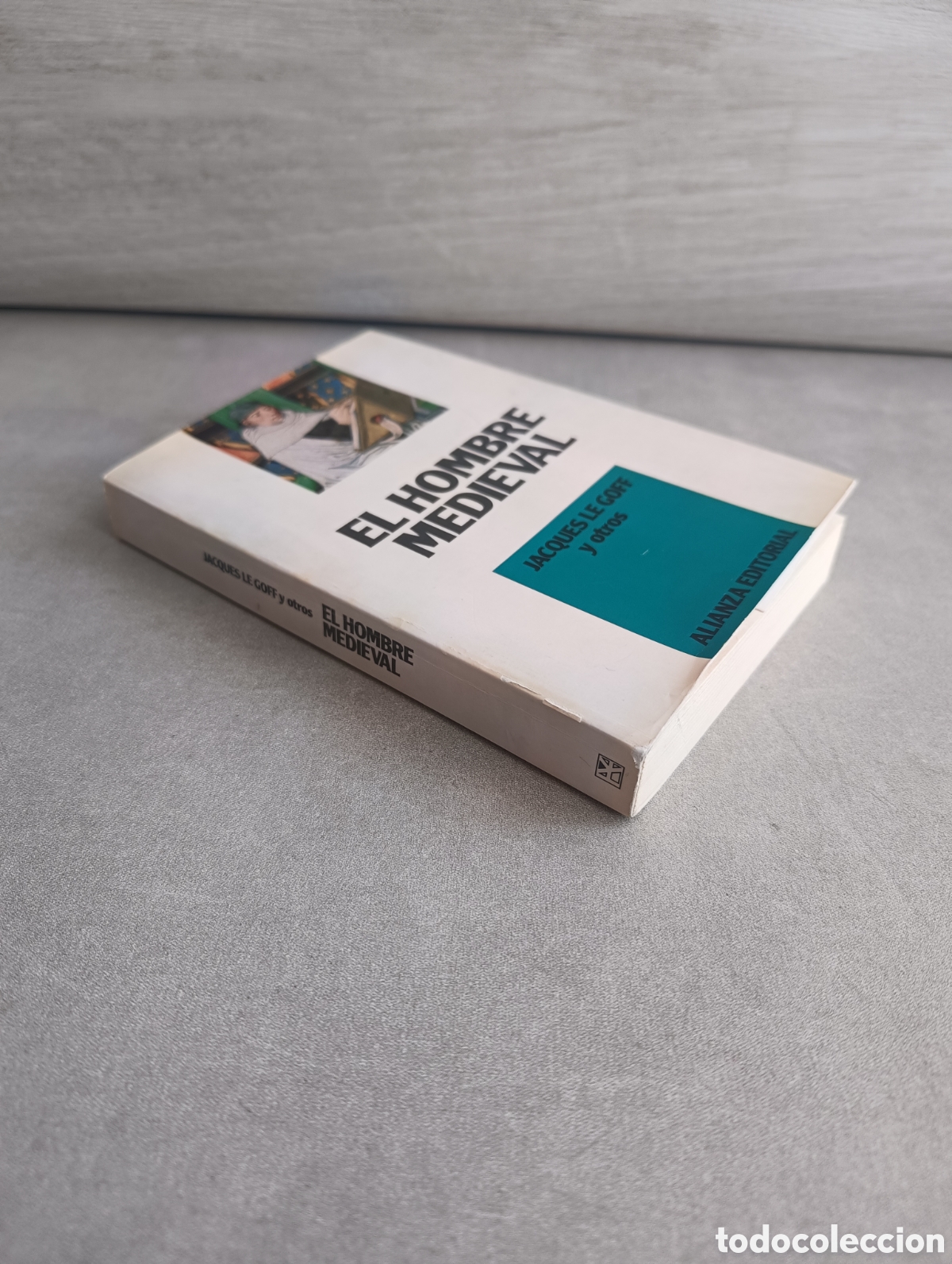 Libros de segunda mano: El hombre medieval. Jacques Le Goff y otros. - Foto 2