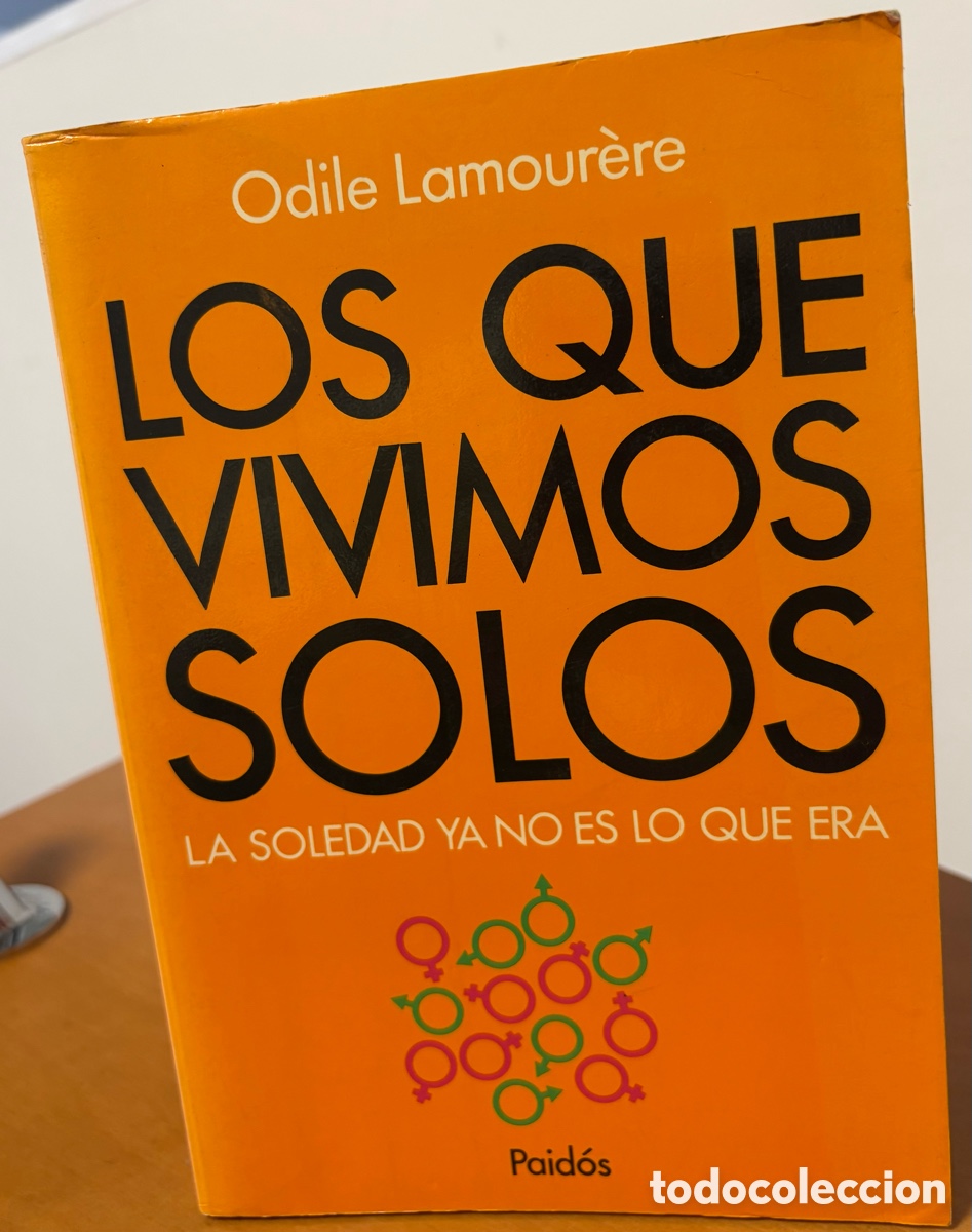 Libros de segunda mano: Los que vivimos solos: La soledad ya no es lo que era - Foto 1