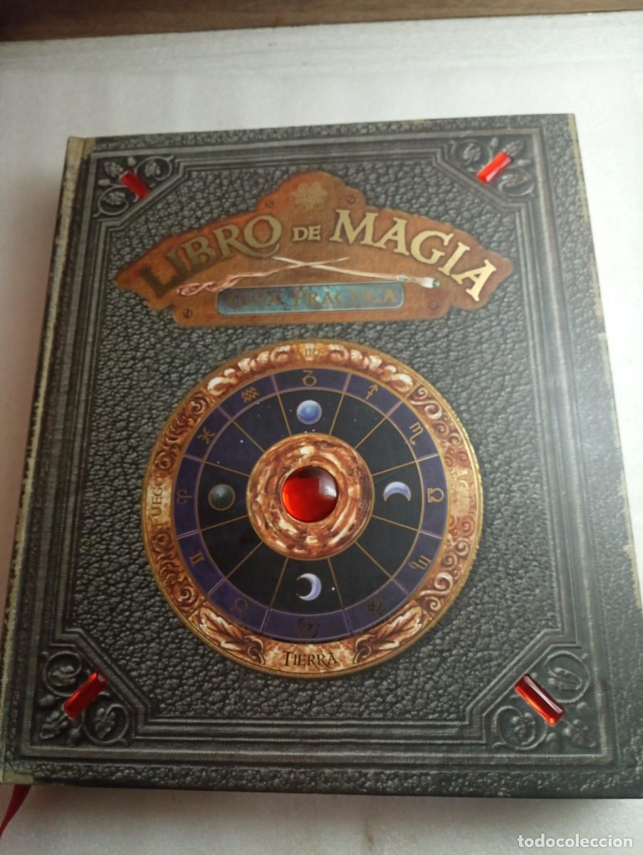 Libros de segunda mano: LIBRO DE MAGIA-GU&Iacute;A PRACTICA-ALFAGUARA - Foto 1