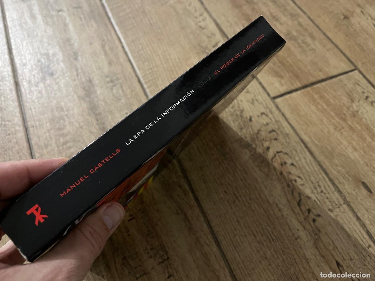 Libros de segunda mano: MANUEL CASTELLS. La era de la informaci&oacute;n. Vol. 2. El poder de la identidad. - Foto 2