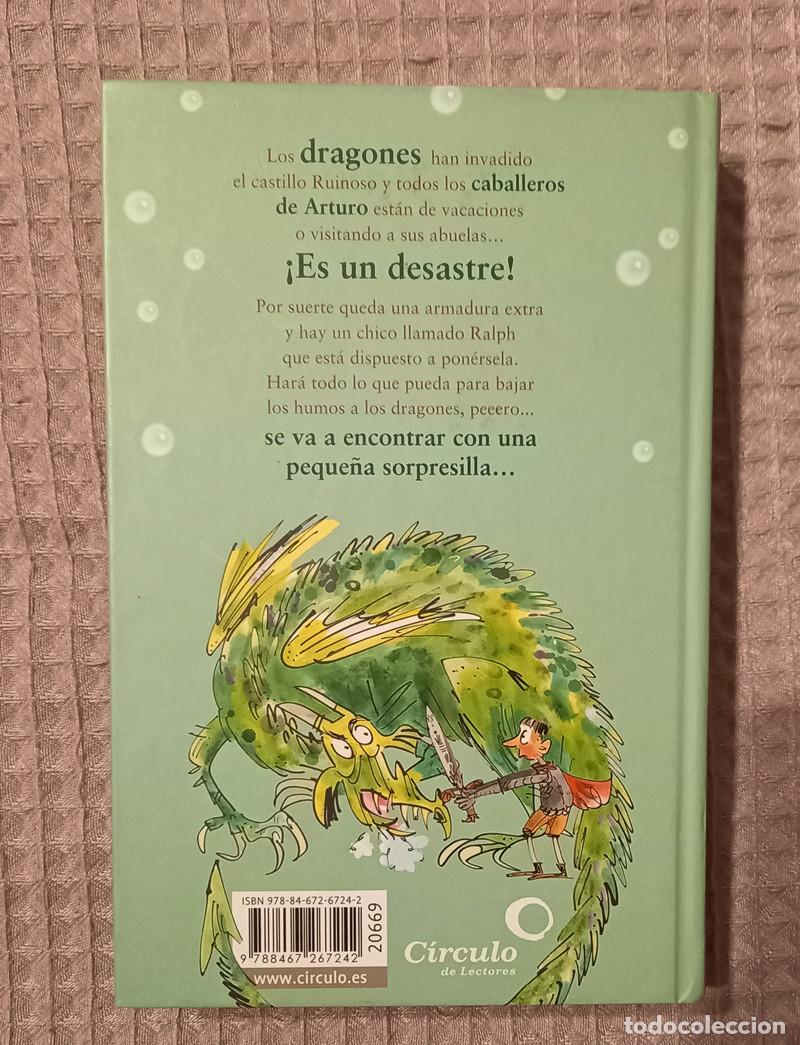 Libros de segunda mano: Libro Los Dragones del Castillo Ruinoso de Terry Pratchett - Foto 2