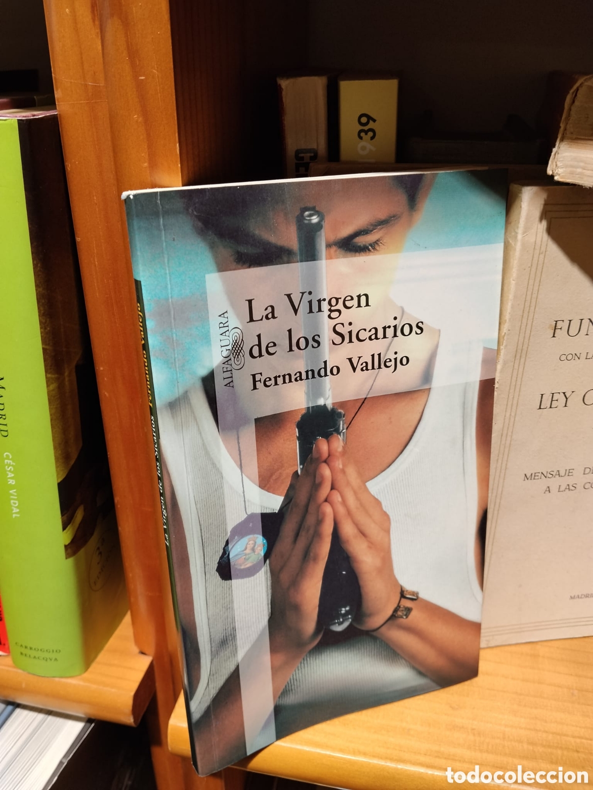 Libros de segunda mano: La Virgen de los Sicarios - Fernando Vallejo - Foto 1