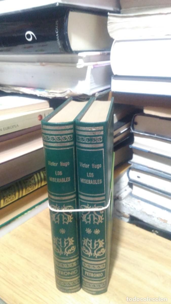Libros de segunda mano: LOS MISERABLES, VICTOR HUGO, DOS TOMOS, ED. PETRONIO - Foto 2