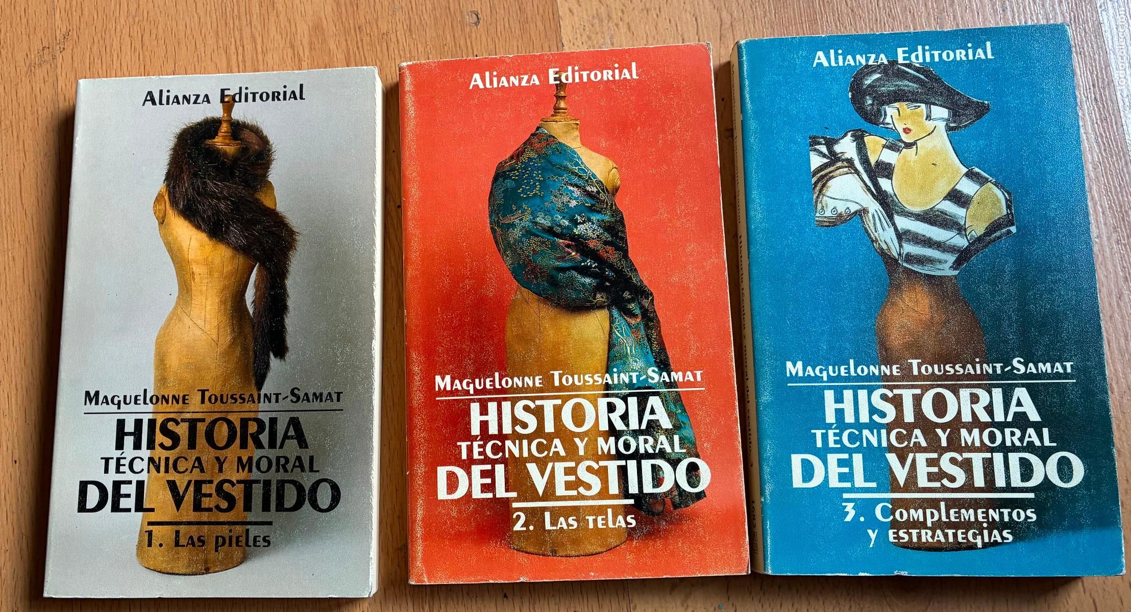 Second hand books: HISTORIA TECNICA Y MORAL DEL VESTIDO, Maguelonne Toussaint-Samat, 3 Volumenes