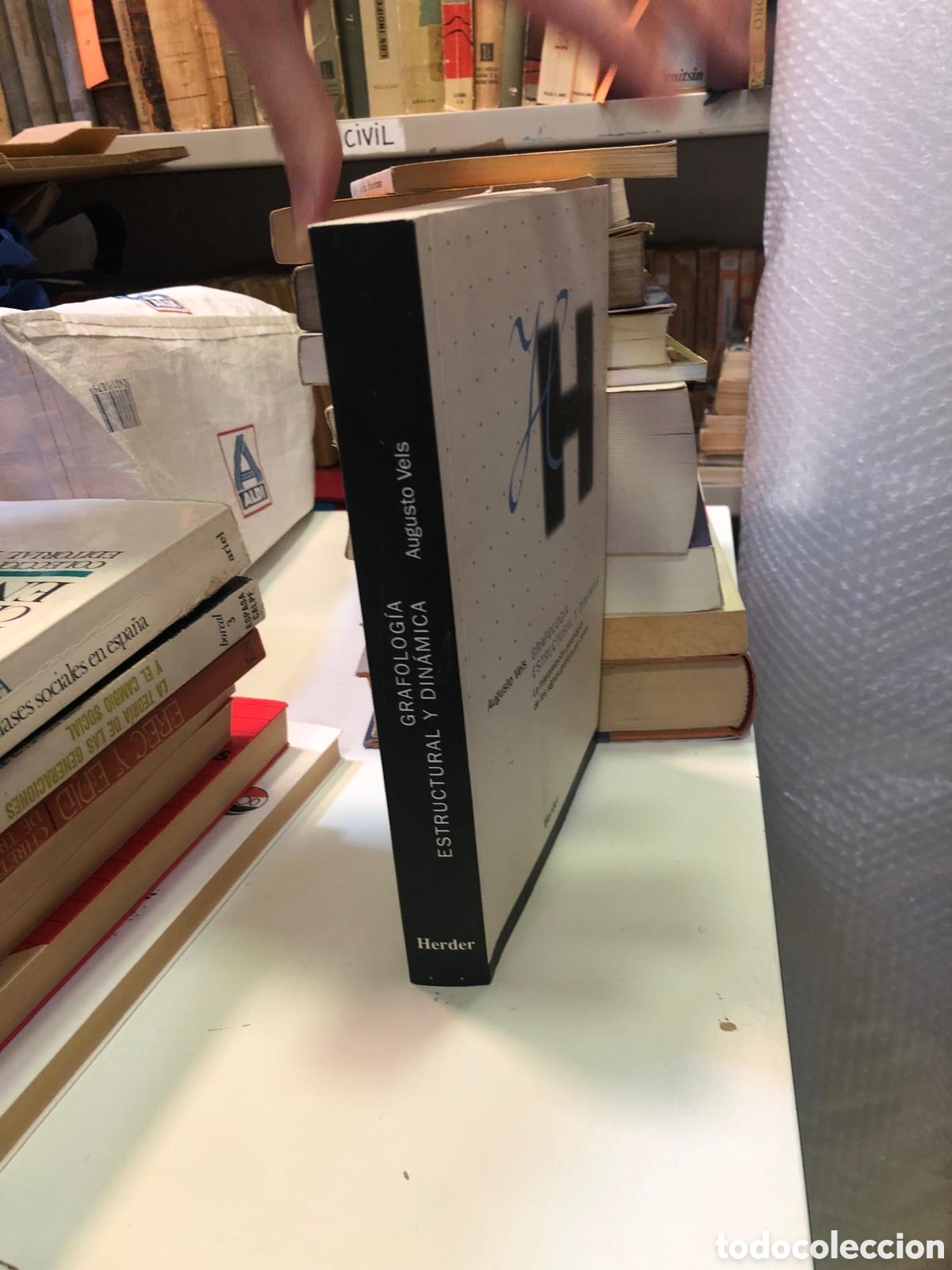 Gebrauchte B&uuml;cher: Grafolog&iacute;a estructural y din&aacute;mica. La interpretaci&oacute;n psicol&oacute;gica de los signos... - Augusto Vels