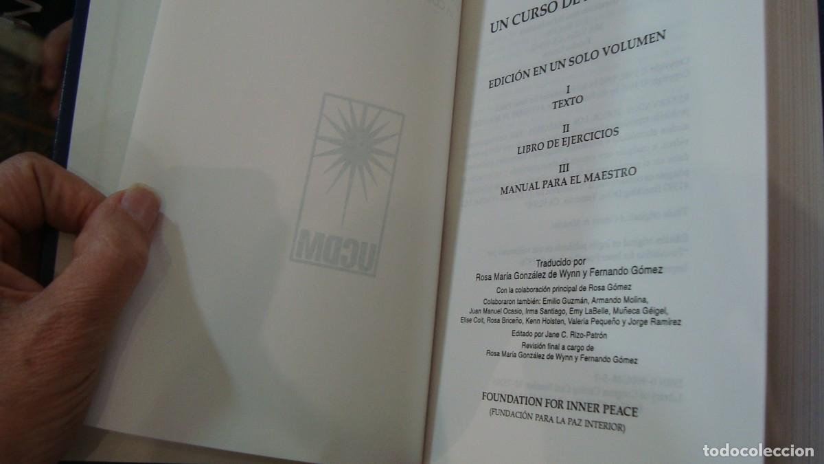 Libros de segunda mano: Un curso de milagros (Foundation for inner peace) Excelente estado - Foto 3