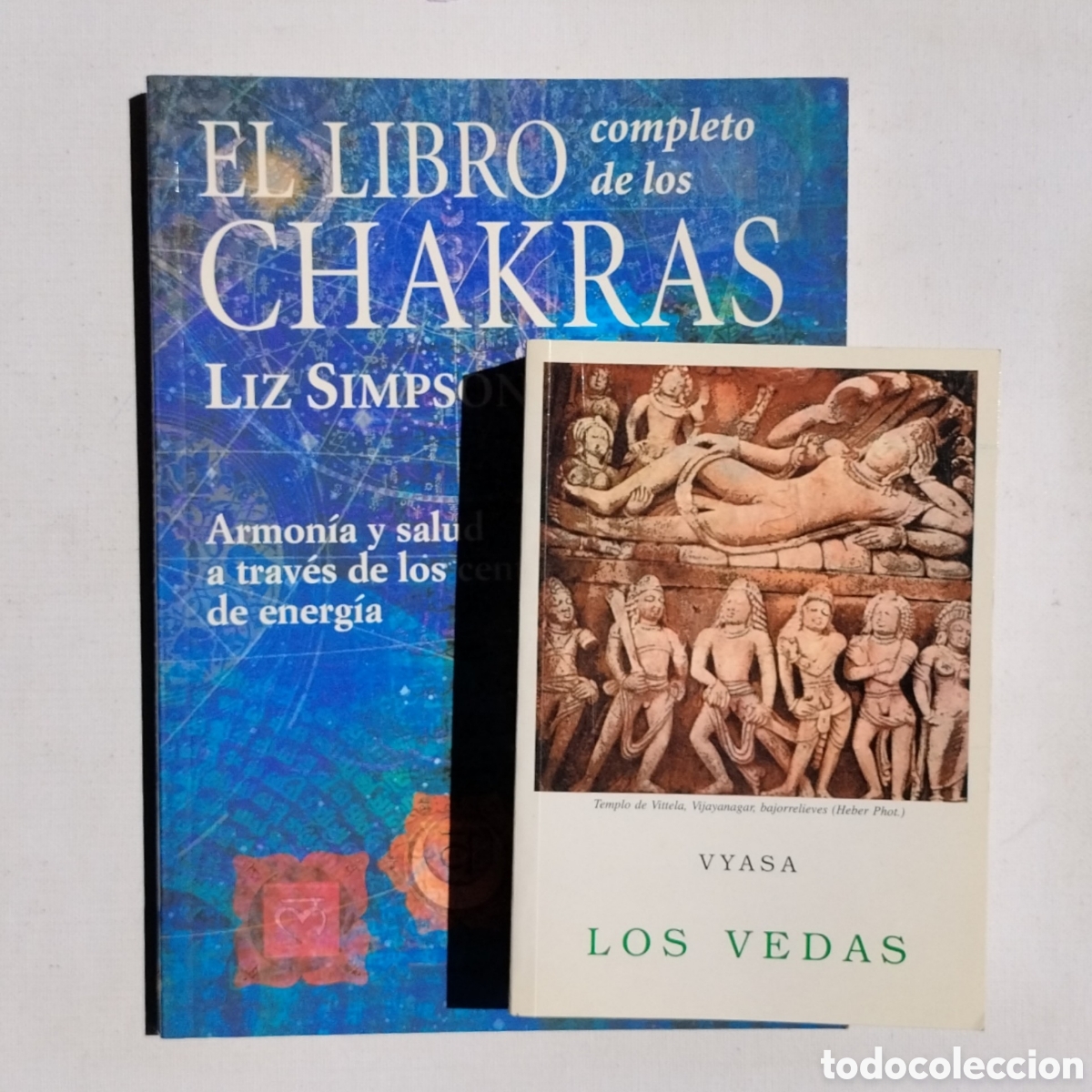 Libros de segunda mano: Lote 2 libros espiritualidad &ndash; Los Vedas + Chakras - Foto 1