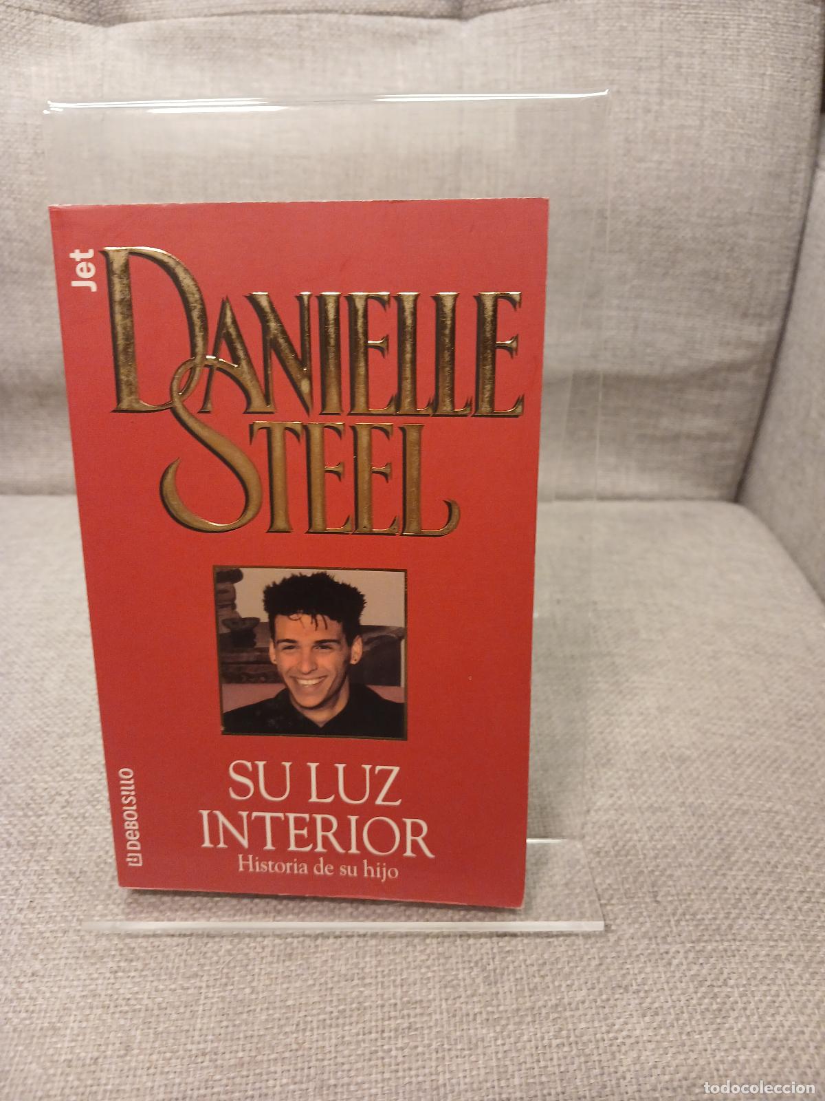 Livros em segunda m&atilde;o: Su luz interior historia de su hijo - Danielle Steel